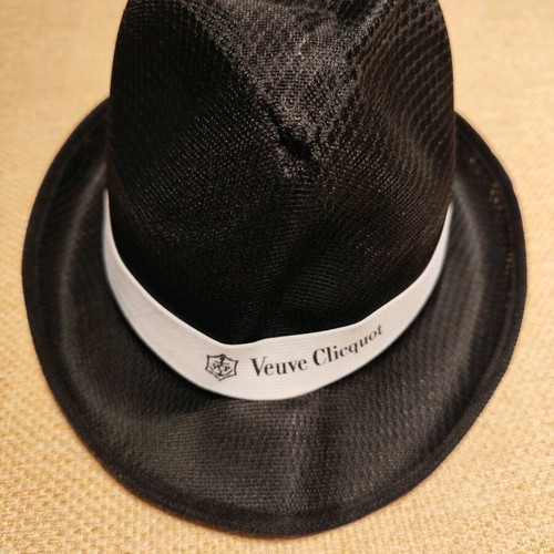Veuve Clicquot Hat New