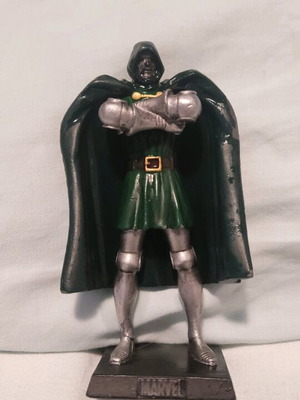 Marvel Dr.Doom figure used, genuine, collectible 12 cm