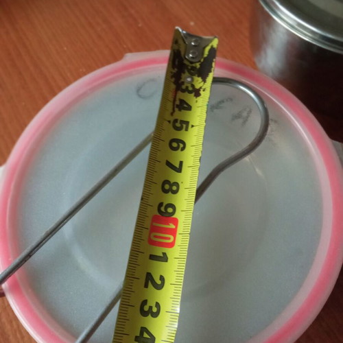 Food bowl like new with lid
