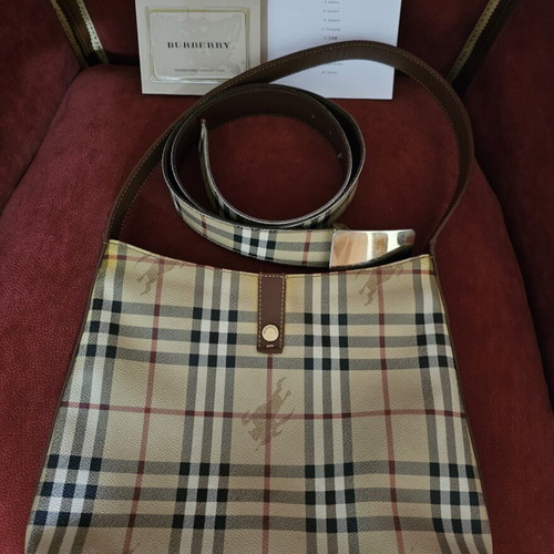 Burberry shoulder bag like new with Nova Check pattern and leather details