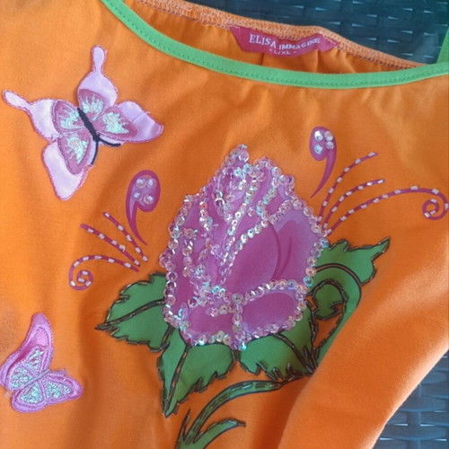 Elisa Immagine orange top L-XL like new with sequined rose and butterflies