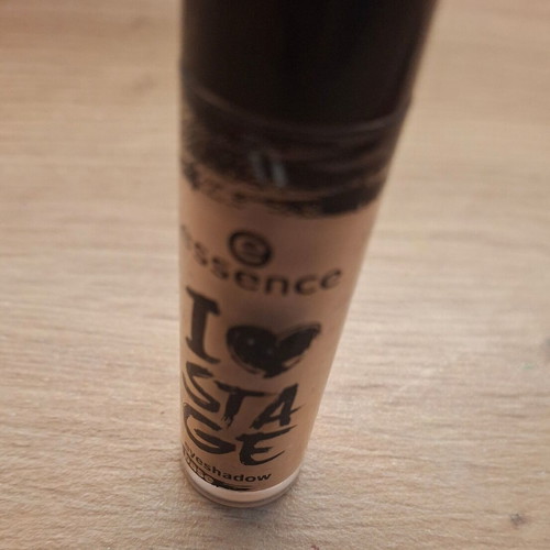 Eyeshadow primer used, primer for eyeshadow