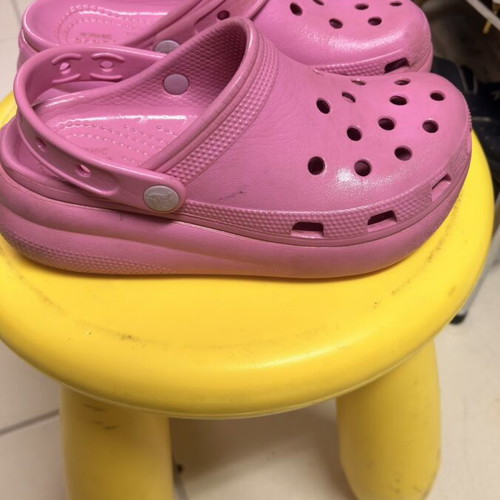 Crocs kids slippers fuchsia size 33-34