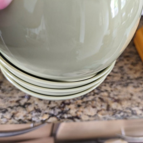 Set of 4 bowls like new