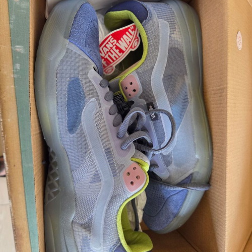 Vans sneakers size 43 new in box