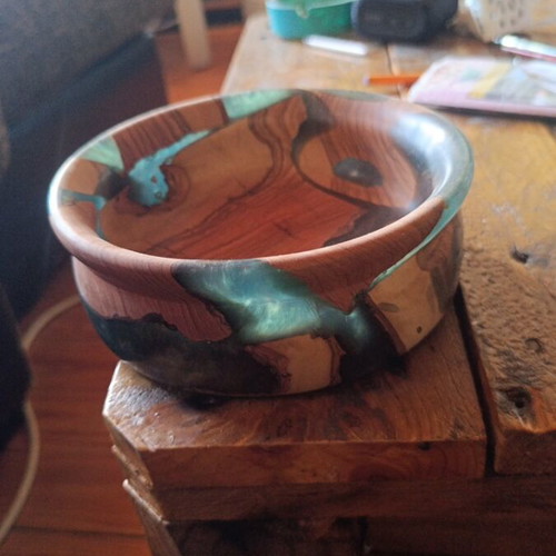 Handmade bowl with olive wood and resin