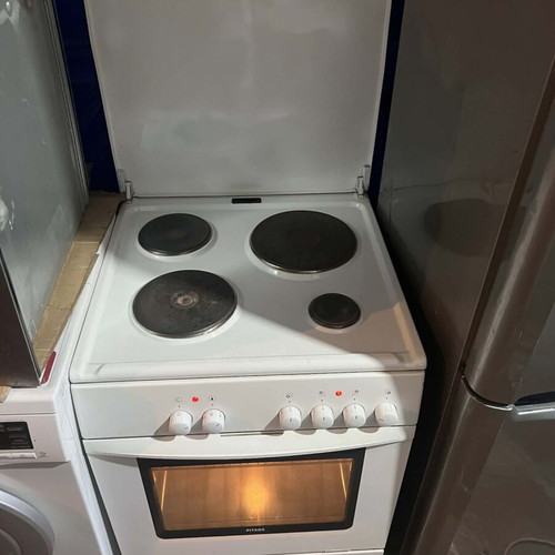PITSOS kitchen stove used, enamel burners, fully functional