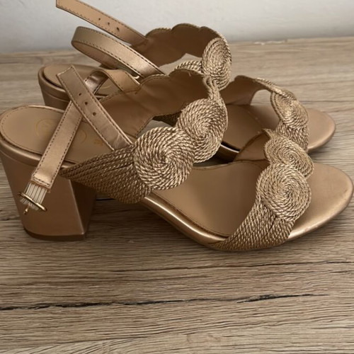 Seven beige high heel shoes size 38 like new, leather