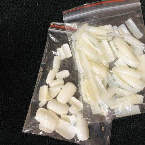 Nail tips 185 pcs new, natural and white color, acrylic