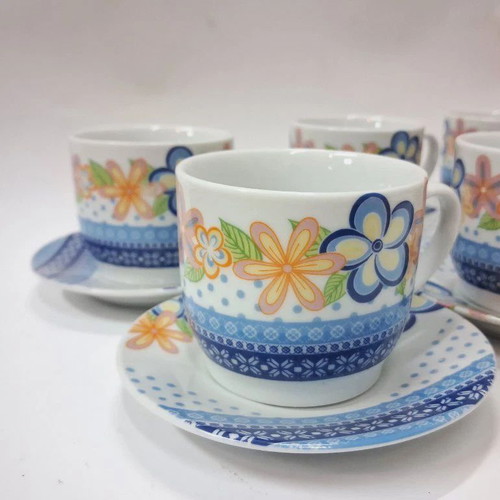 Vintage porcelain coffee cups with saucers set of 6 new