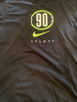 T shirt pack Nike and Adidas with Manchester, Atletico, Brooklyn Nets, like new