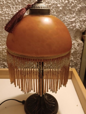 Antique portatif lamp used in very good condition