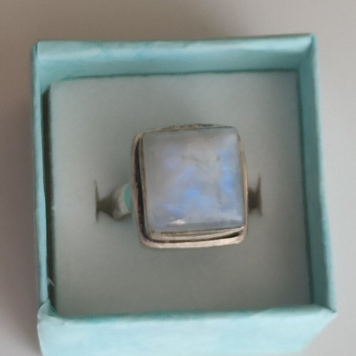 925 Silver Ring with Moonstone like new