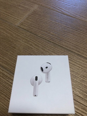 Νέα Apple AirPods 4 με ενεργή ακύρωση θορύβου, αυθεντικά