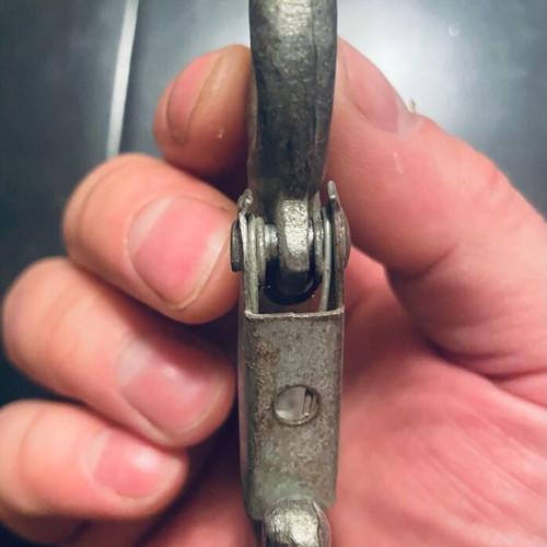 Lifting hook 700k new with safety latch
