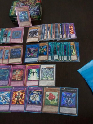 Yu-Gi-Oh! Lot of 100 Cards Like New with Sleeves