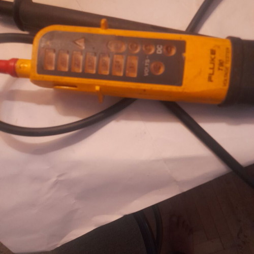 Fluke T90 Bipolar Voltage and Continuity Tester like new