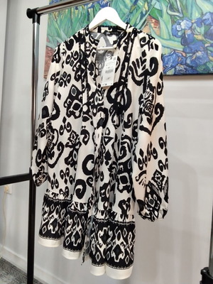 Mini dress Zara new, size M, black and white print