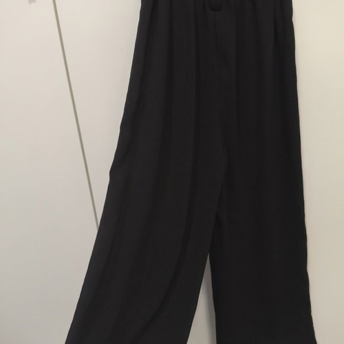 Stradivarius Black Paperbag Waist Culotte Pants like new, size S