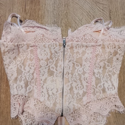Corset with lace, like new, pink, one size