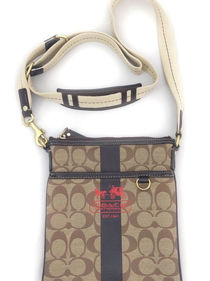 Кожена чанта Coach за рамо бежова и кафява като нова