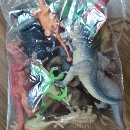Dinosaur Figures set of 15 like new, plastic