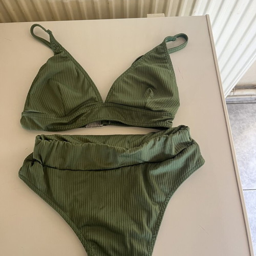 Green ribbed bikini set used, size S/M by GIGI BIKINI
