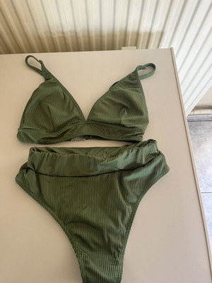 Green ribbed bikini set used, size S/M by GIGI BIKINI