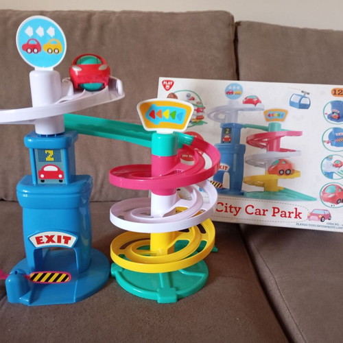 Playgo I&T My City Car Park like new