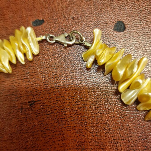 Shell necklace with silver beads and clasp 43cm new