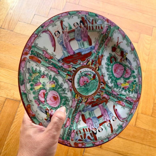 Vintage Chinese Rose Medallion Porcelain Plate 23 cm, like new