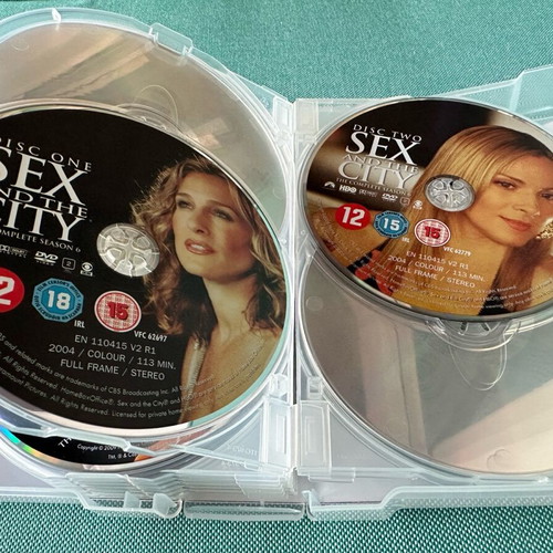 Sex And The City The Essential Collection DVD like new with subtitles