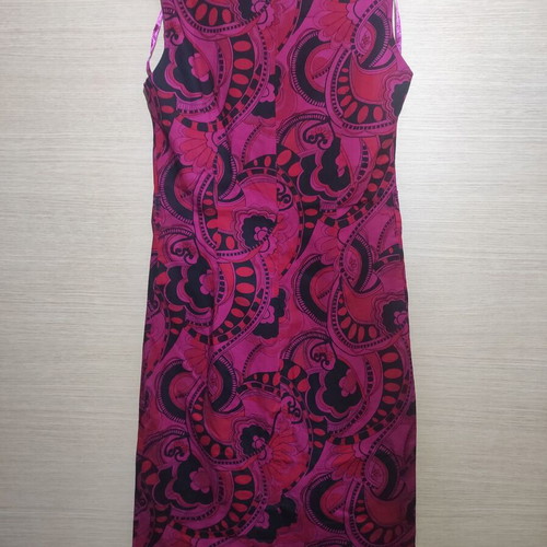 H&M Dress with Red and Black Paisley Print like new, size S