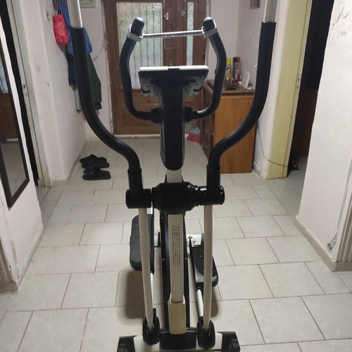 Kettler Verso 109 elliptical machine like new, Basic Series