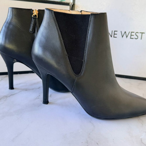 Nine West women's leather ankle boots size 39 like new black