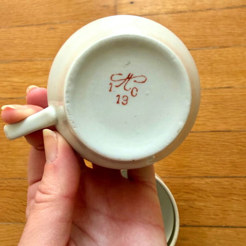Coffee mugs used, set of 2, white with gold flower design