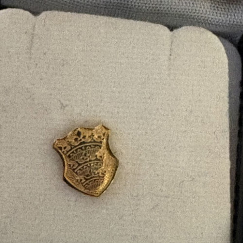 Ascot 18ct Gold Plated Lapel Pin with English Heraldic Coat of Arms