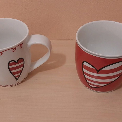 Porcelain mugs with hearts new, set of two