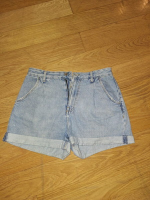 Bershka denim shorts like new, size M 38 10, blue