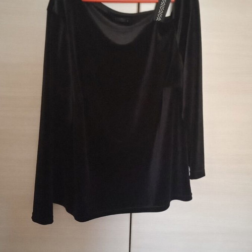 Velvet women's blouse like new with unique shoulder design