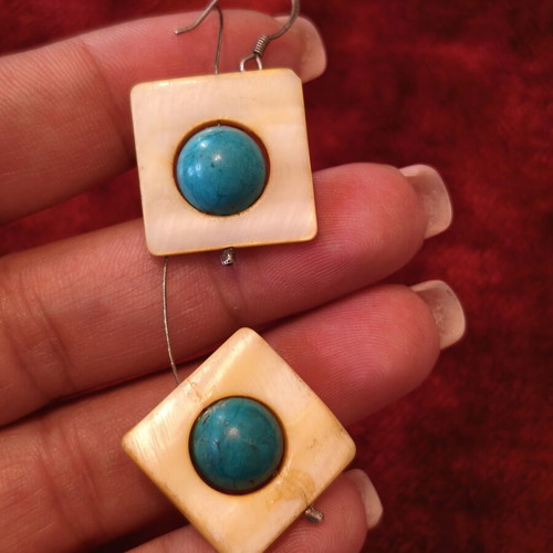 Vintage earrings with mother of pearl and turquoise stone, used
