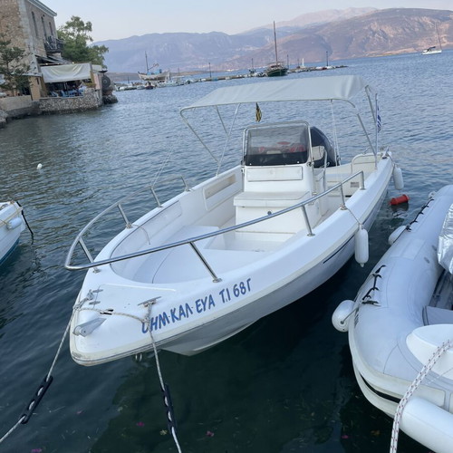 Selva 6.0 Boat like new with 100 HP engine and trailer