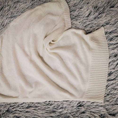 White Paranoia knitted top like new with one shoulder and glitter