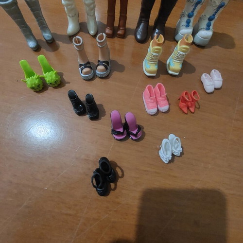 Barbie shoes set of 15 pairs like new
