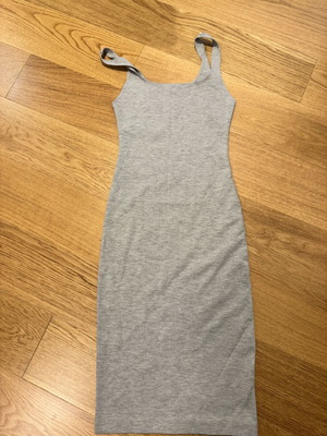 Zara fitted summer dresses set of 2, gray, like new, size 26