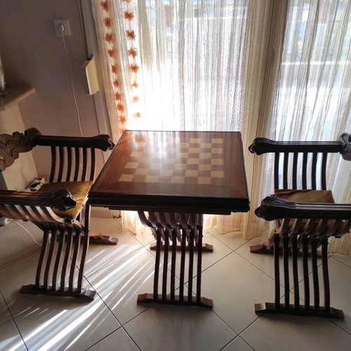 Chess furniture like new with 2 chairs and backgammon Italian