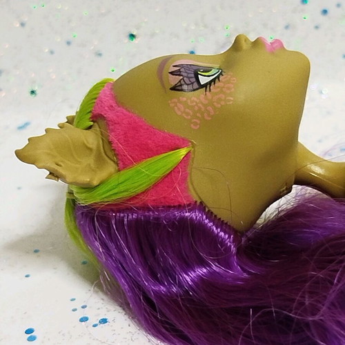 Monster High Clawdeen Freaky Fusion doll used, incomplete with flaws