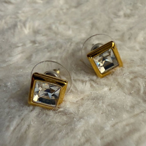 Quo Vadis stainless steel jewelry set in gold tone like new