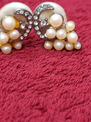 Vintage earrings with pearl-shaped stones and sparkling crystals used
