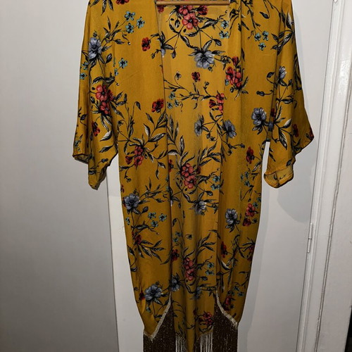 Benissimo Floral Kimono like new, one size, multicolor yellow
